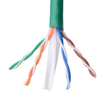 Un cable de código de color cat6 patch utp